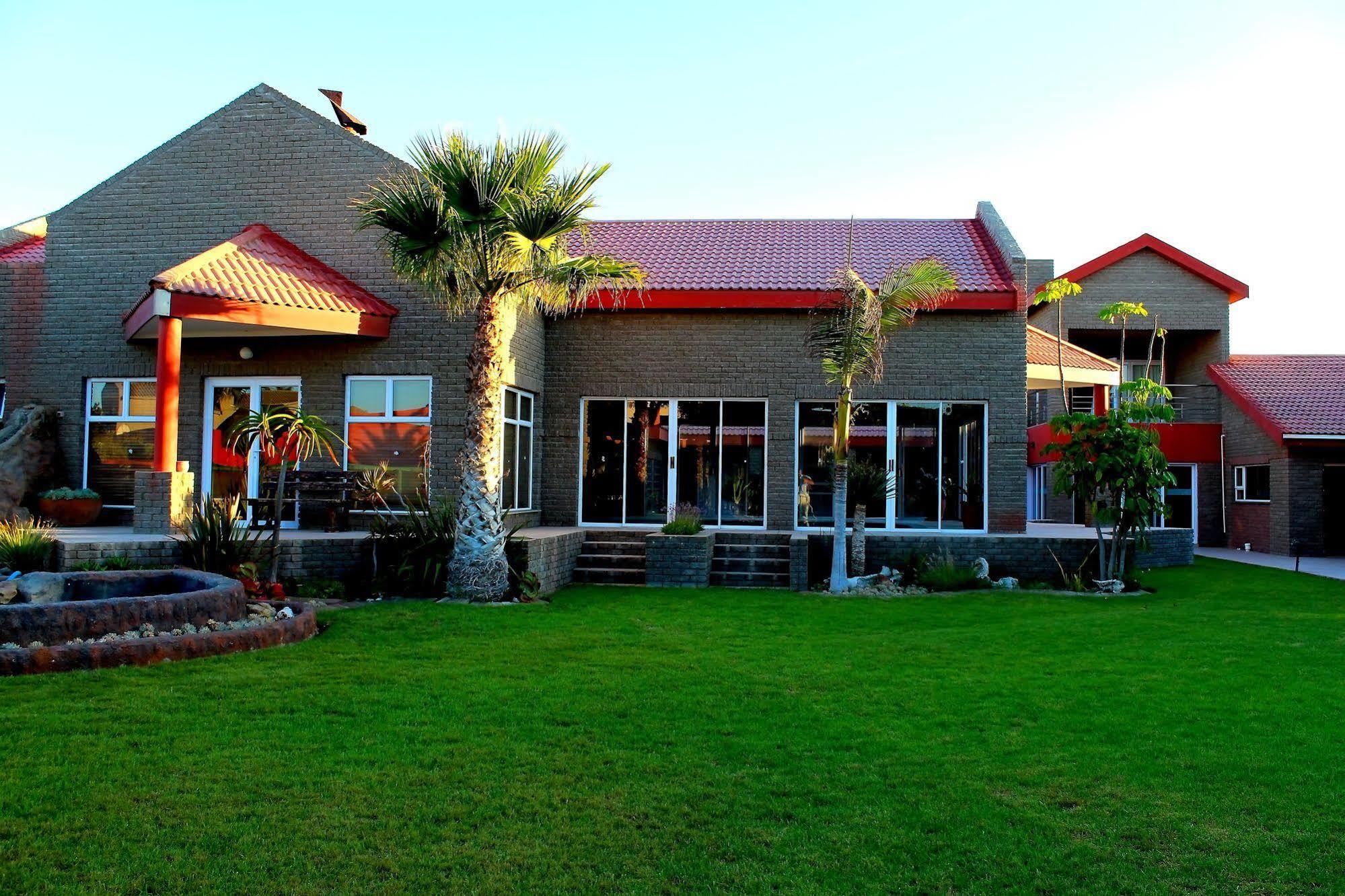 Amjicaja Guesthouse, Tours & Rentals Walvis Bay Zewnętrze zdjęcie